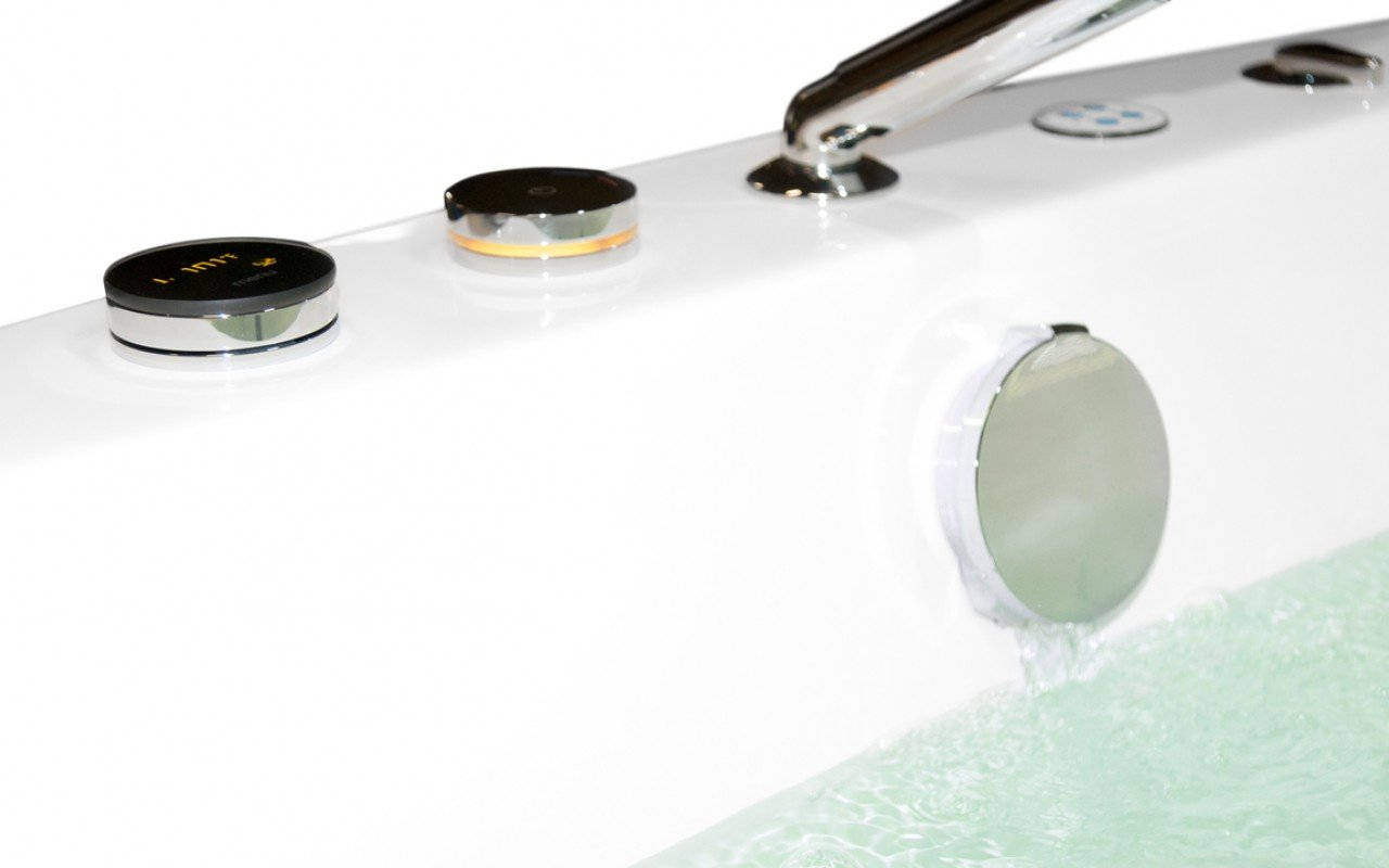 Aquatica olivia wht spa jetted bathtub 14 (web)