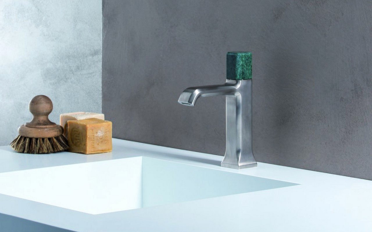 Loren 5 Sink Faucet 01 (web)