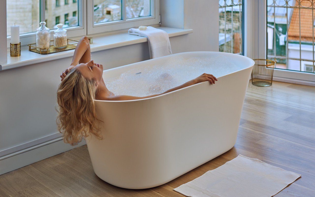 Aquatica Tulip-Wht™ Freestanding Solid Surface Bathtub picture № 0