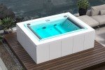 Aquatica Downtown Infinity Spa With White Composite Panels