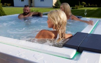 Aquatica Vibe Infinity Spa With Maridur Siding05 1280x720 (web)