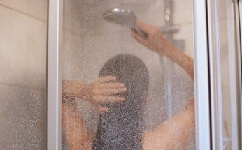 do sliding shower doors leak Picture1 1280x720