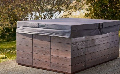 Aquatica Downtown Spa With Wooden Siding02 720 (web)