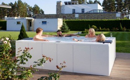 Aquatica Vibe Infinity Spa With Maridur Siding 04 720