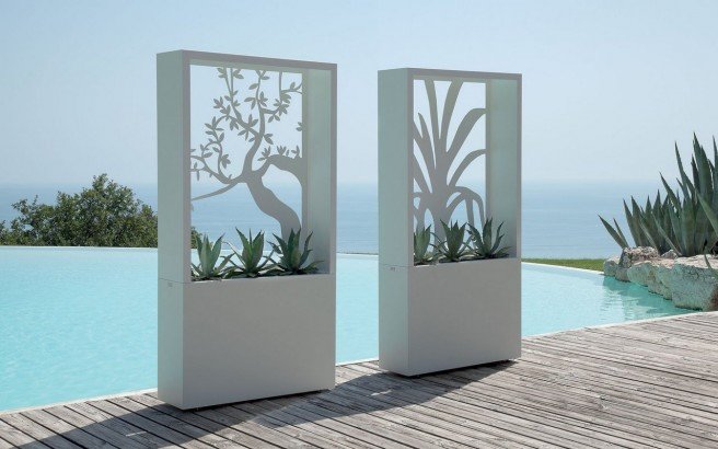 Agave Outdoor Decorative Planter Box by Talenti
